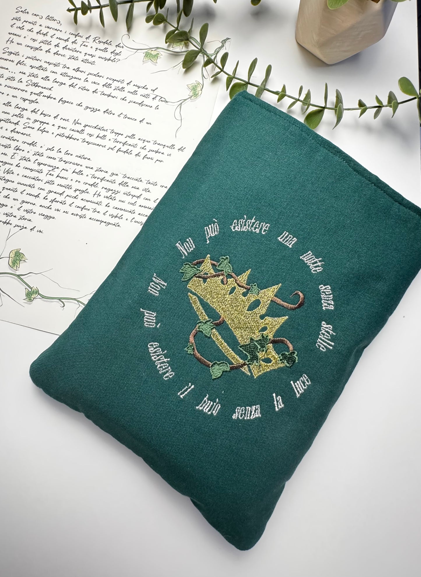 Bookcover Ivy & Ruins